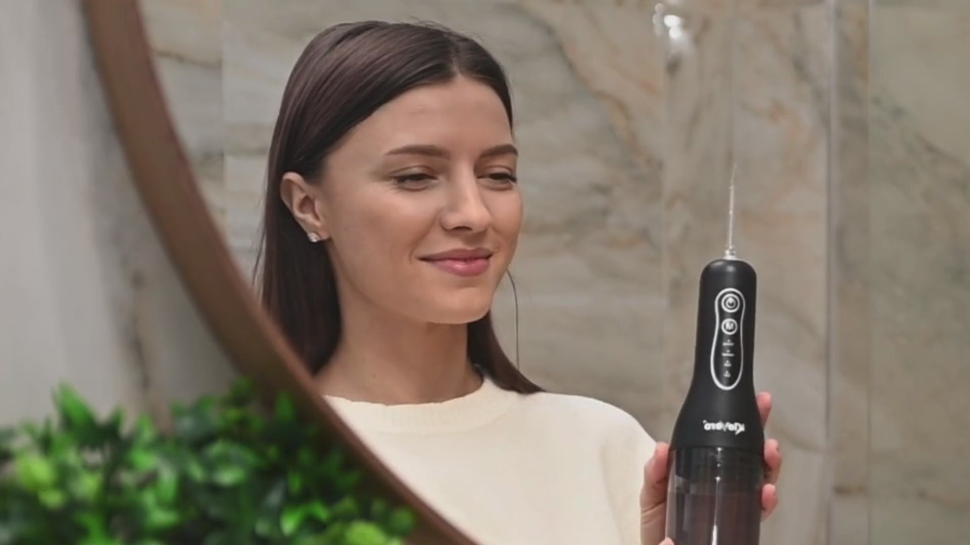 Load video: Your smile deserves the best care! Discover the top electric toothbrushes and effective oral irrigators for impeccable oral hygiene